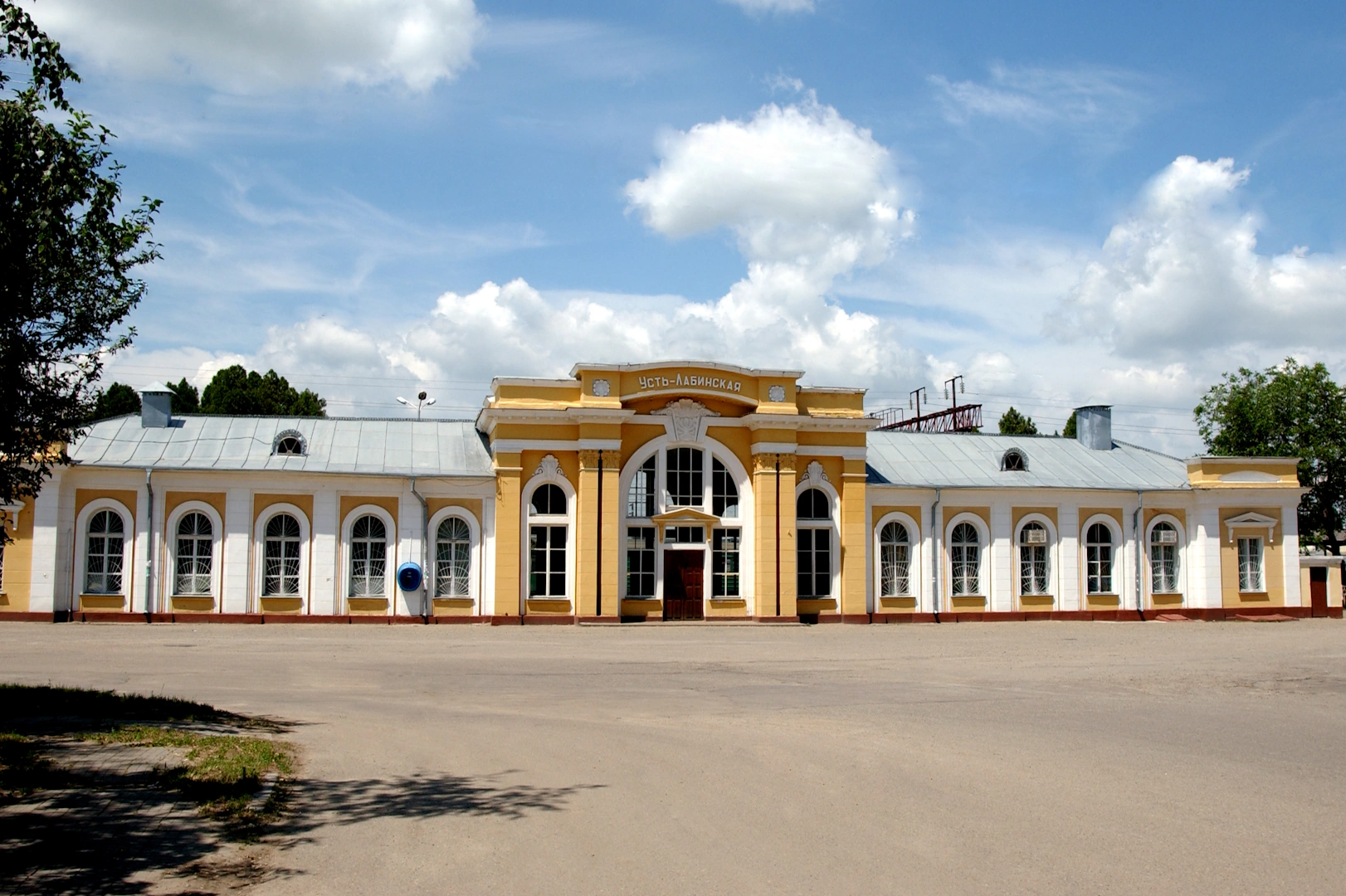 Здание железнодорожного вокзала